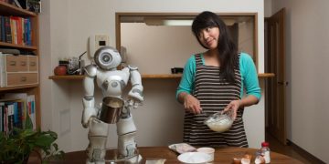 Is It Possible for Robots to Build Their Own Sense of Identity?