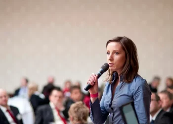 Does the Spotlight Make You a Better Leader?